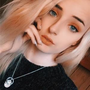 Meet your Posher, Salena